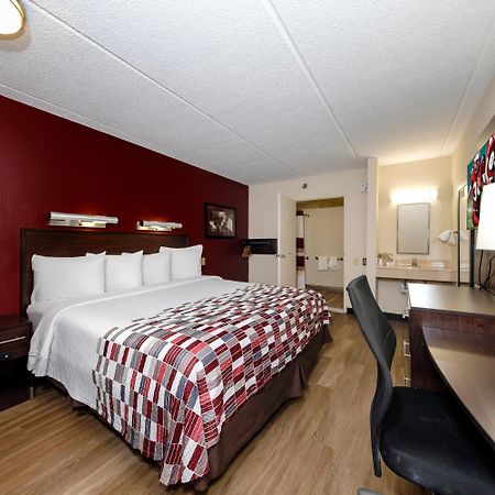Red Roof Inn Tampa - Brandon Bagian luar foto