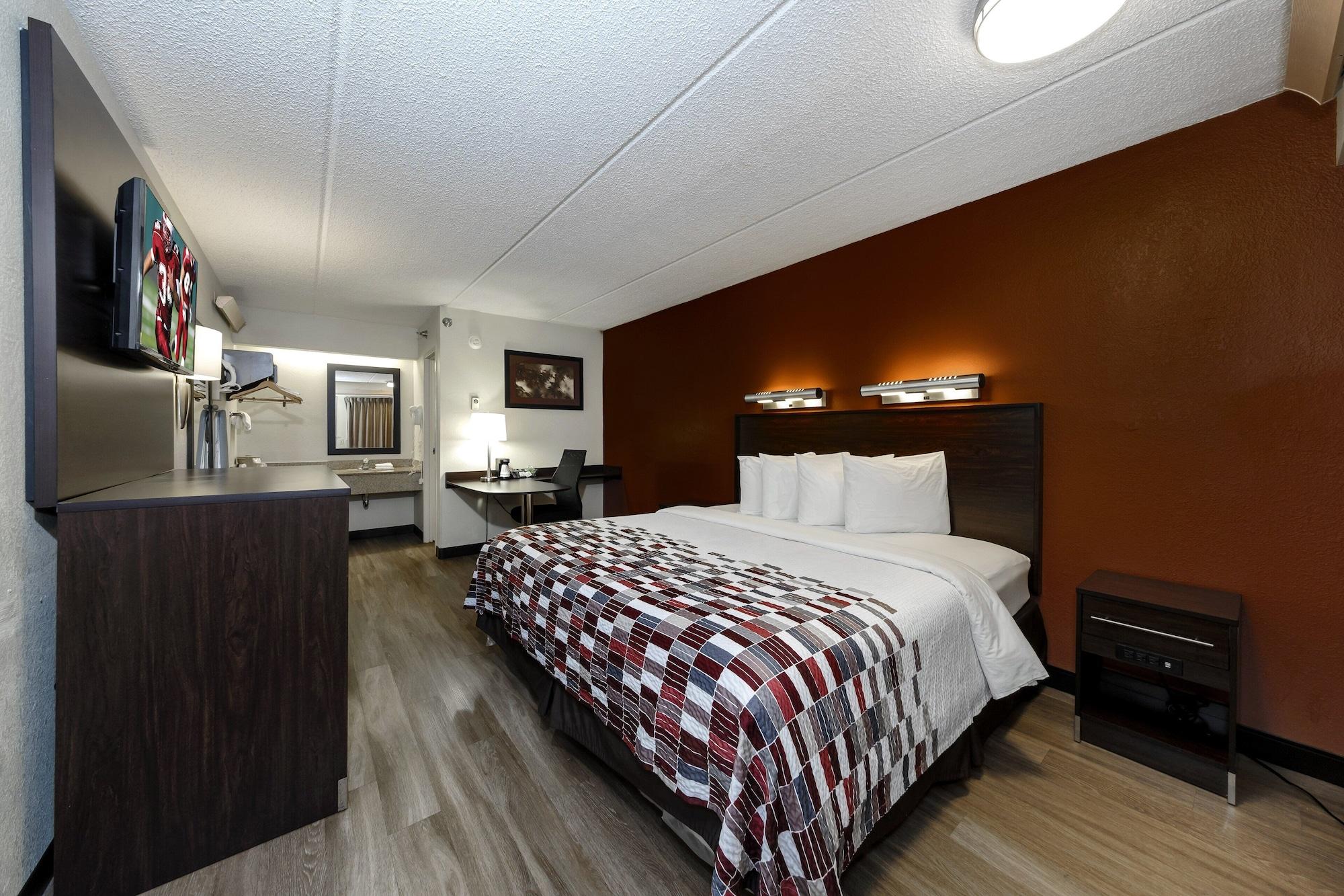 Red Roof Inn Tampa - Brandon Bagian luar foto