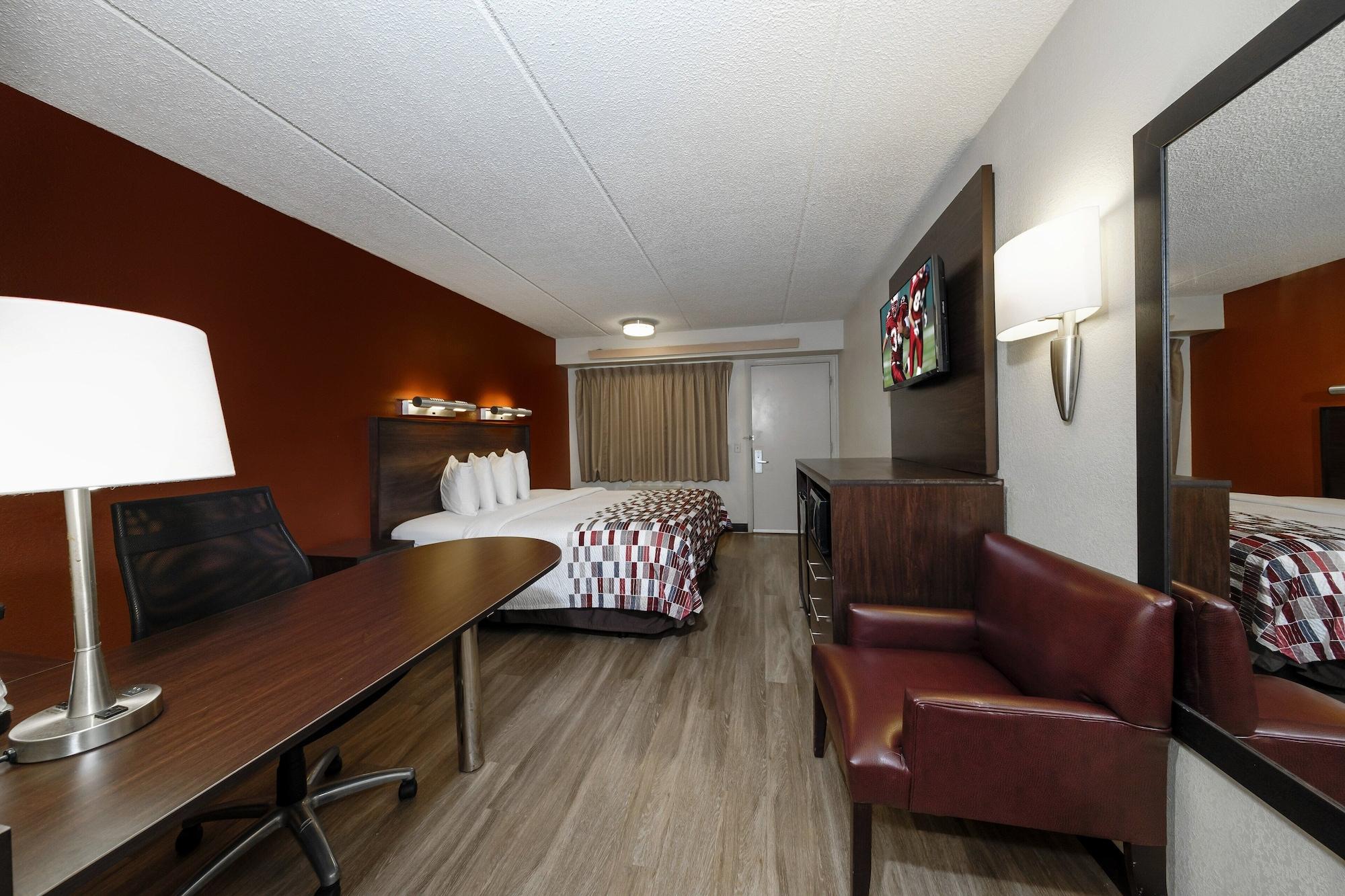Red Roof Inn Tampa - Brandon Bagian luar foto