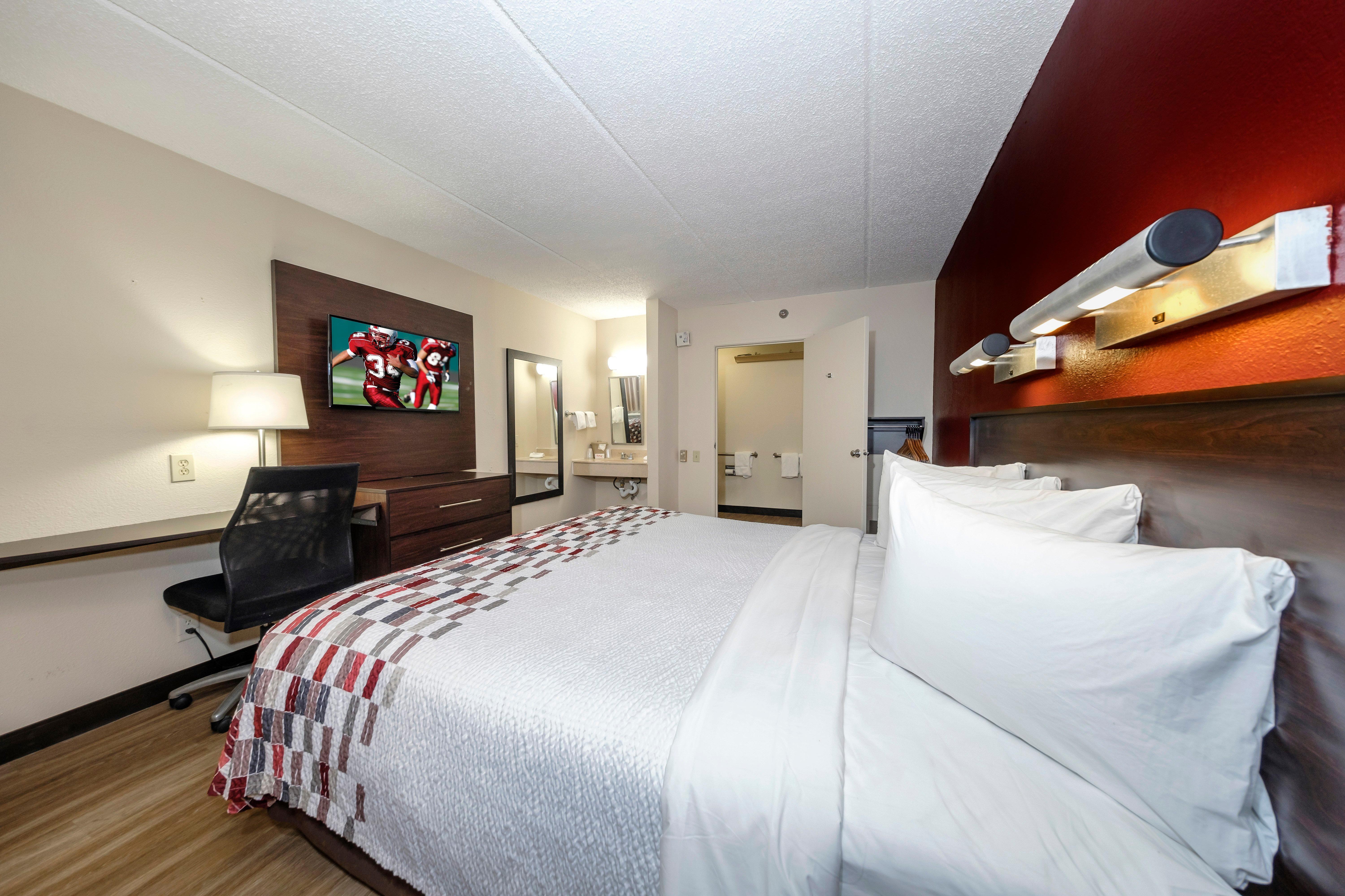 Red Roof Inn Tampa - Brandon Bagian luar foto