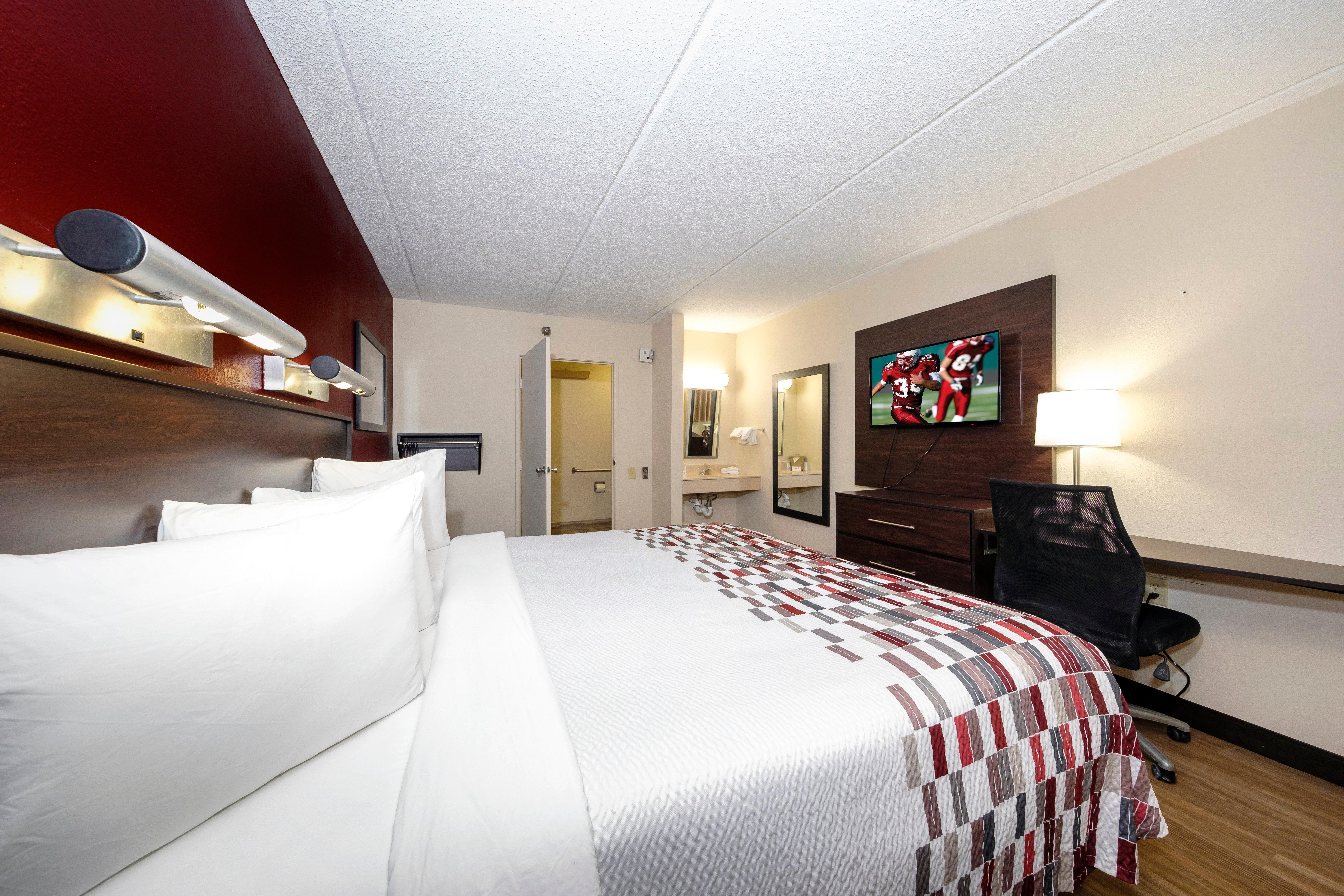 Red Roof Inn Tampa - Brandon Bagian luar foto