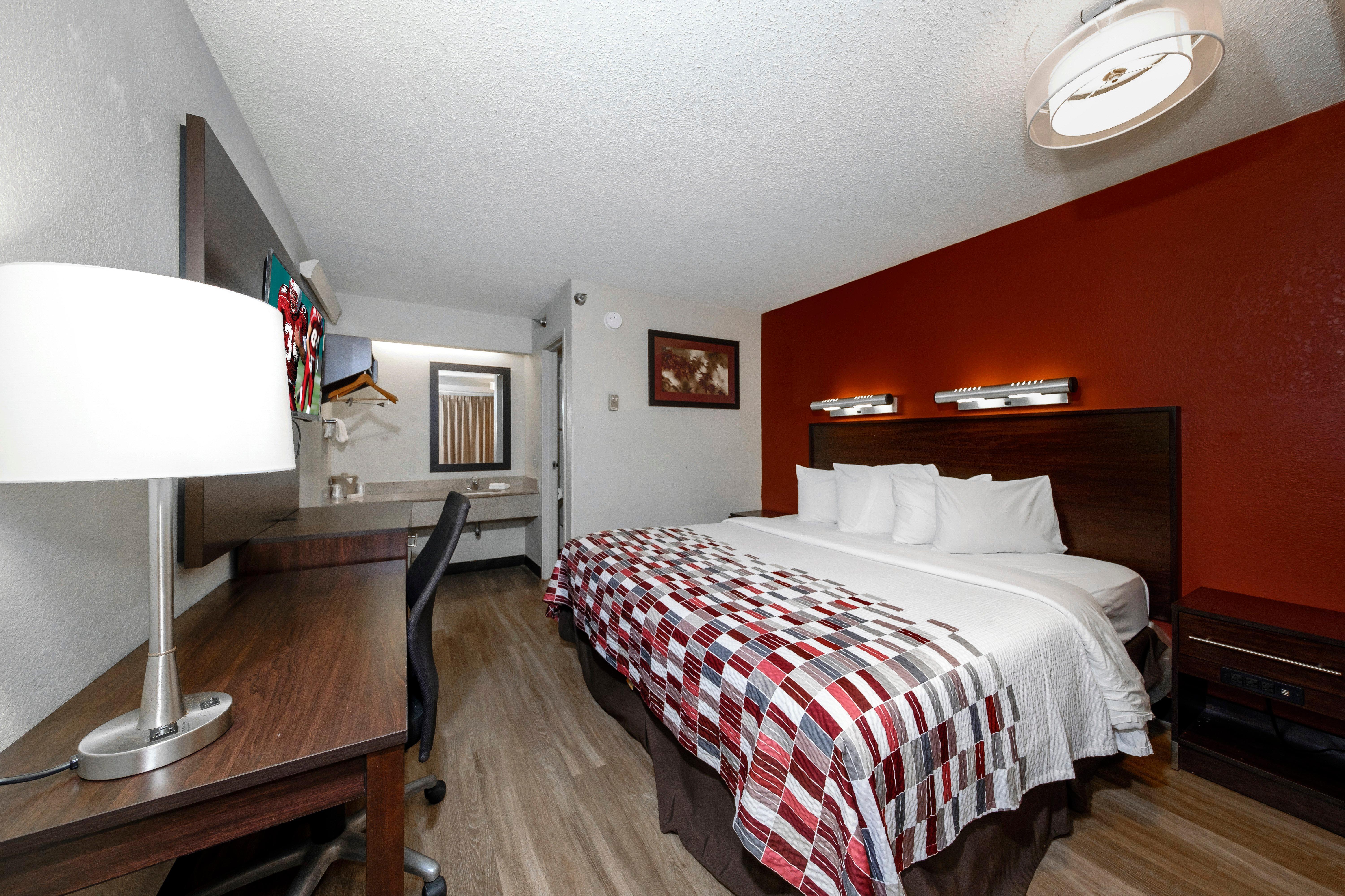 Red Roof Inn Tampa - Brandon Bagian luar foto