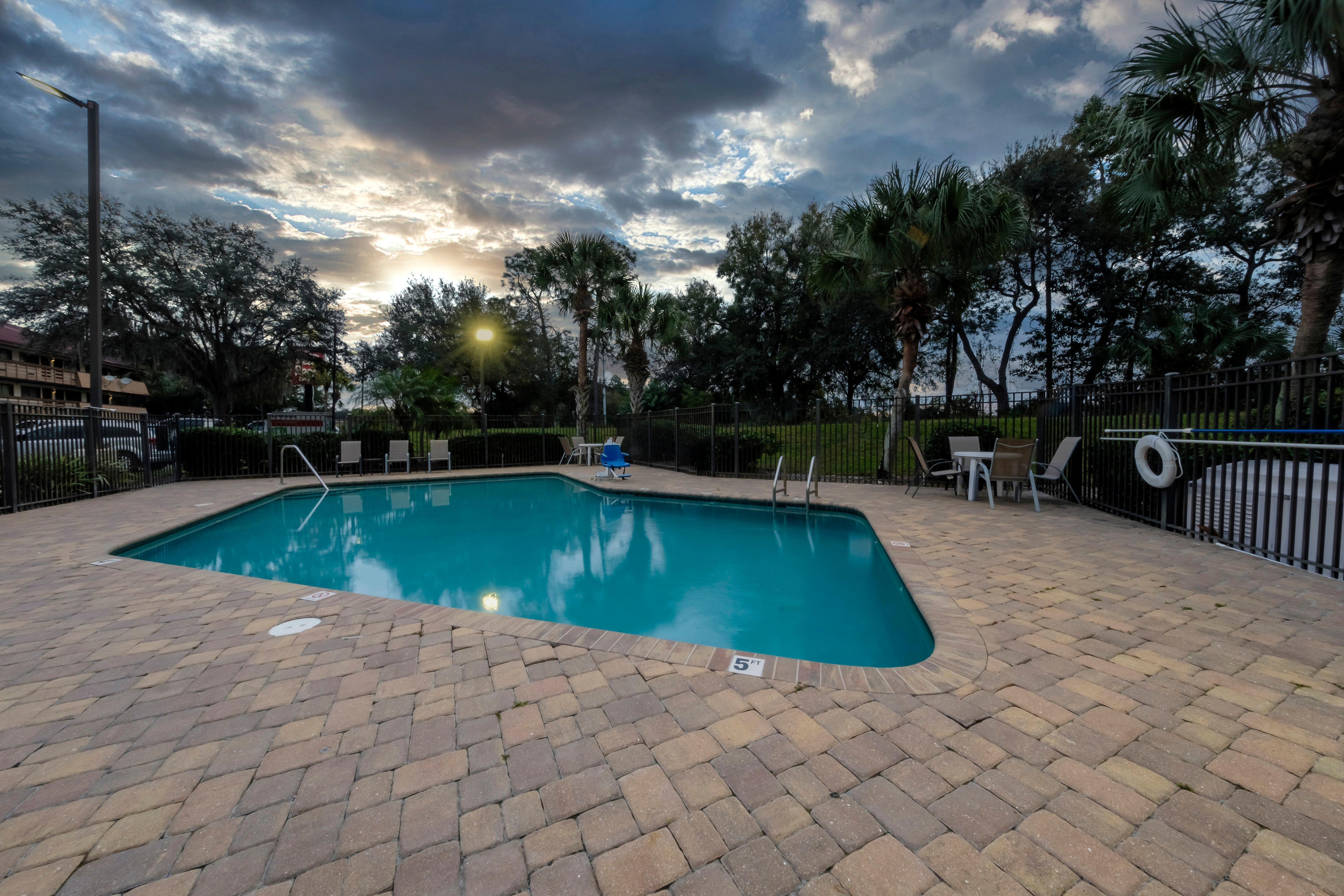 Red Roof Inn Tampa - Brandon Bagian luar foto