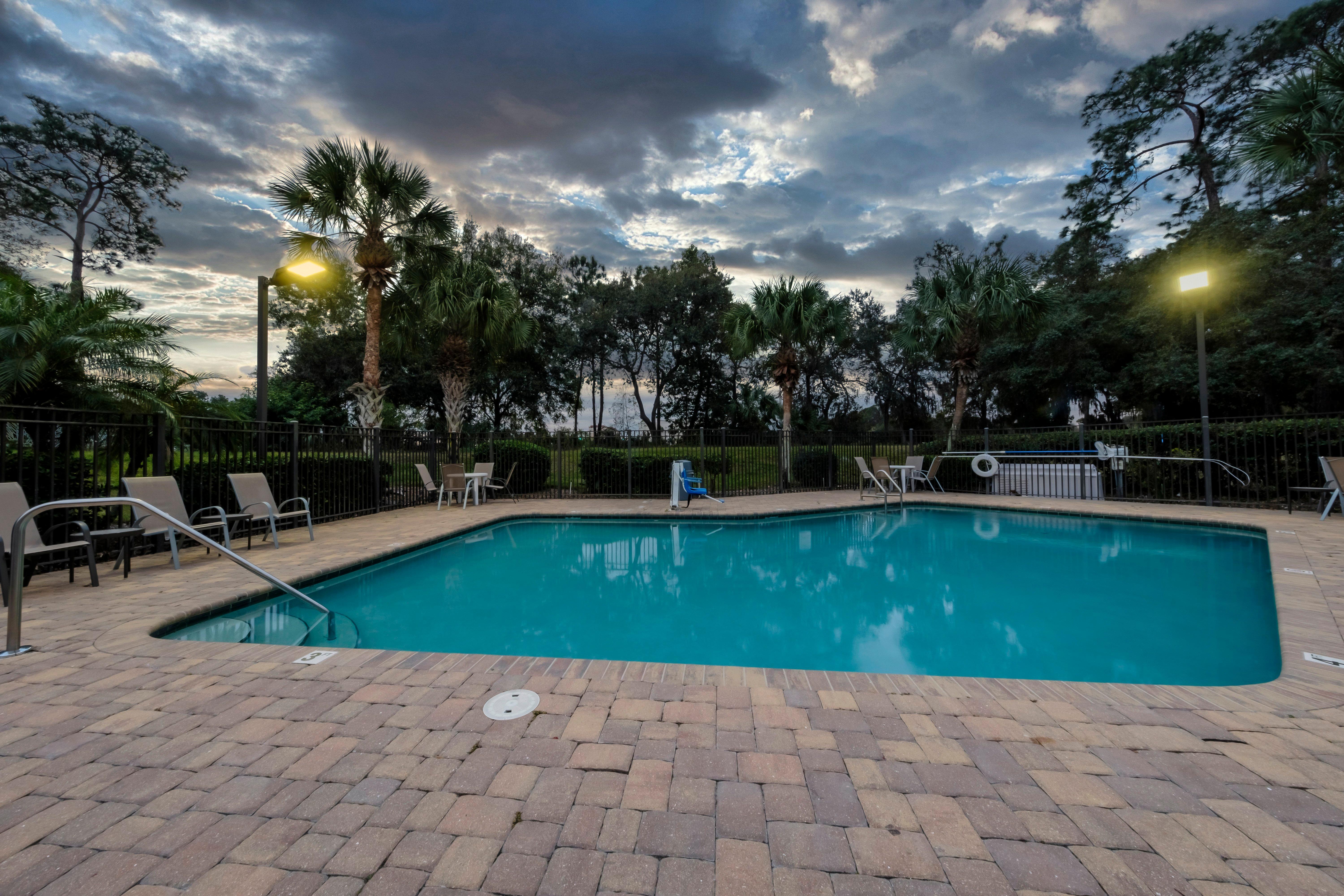 Red Roof Inn Tampa - Brandon Bagian luar foto
